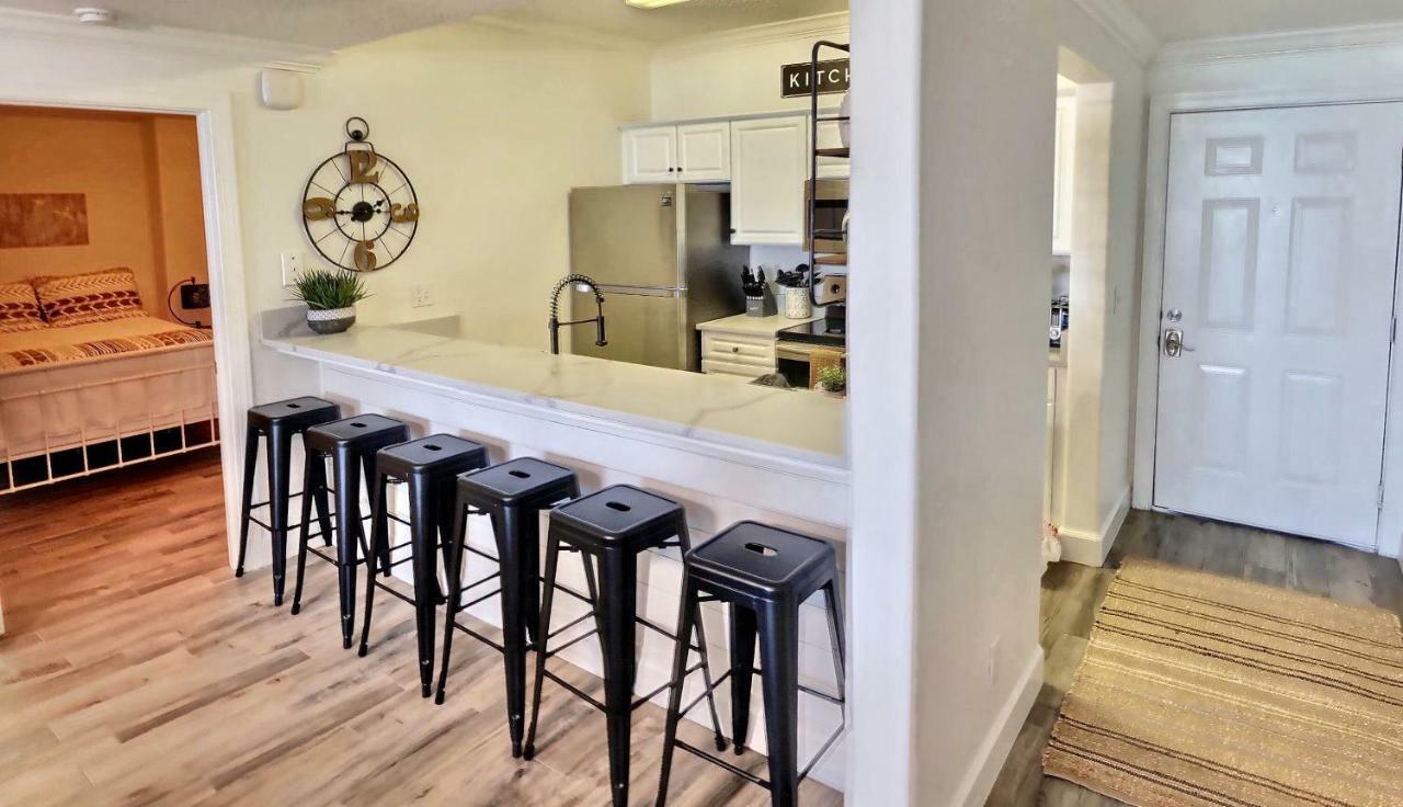 Barefoot Bliss - Beachfront Condo - Sleeps 12 Panama City Beach Exterior foto